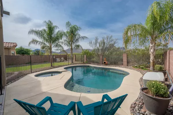 8257 N Amber Burst Drive, Tucson, AZ 85743