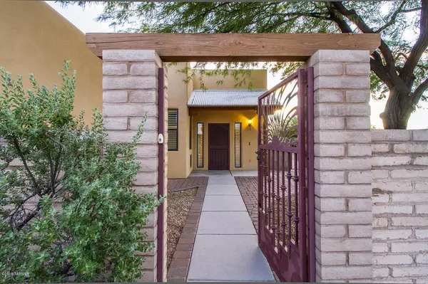 156 S Happy Valley Saddle Drive, Tucson, AZ 85748