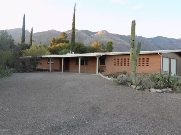 6040 N Camino De Santa Valera, Tucson, AZ 85718