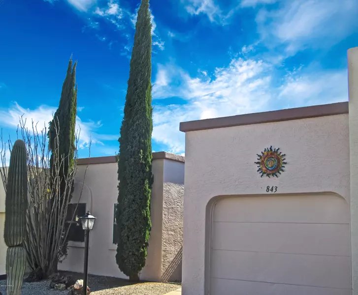 843 W Bella Vista Drive, Green Valley, AZ 85614