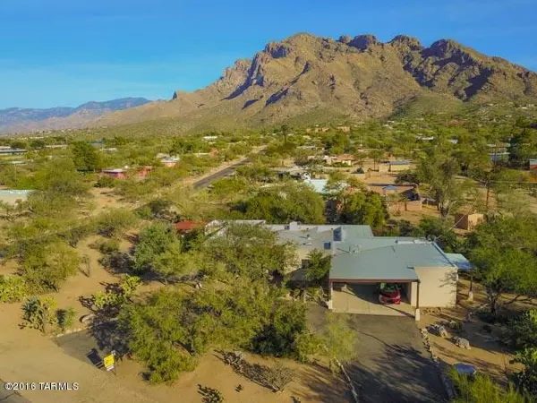 325 W Rolling Hills Street, Oro Valley, AZ 85704