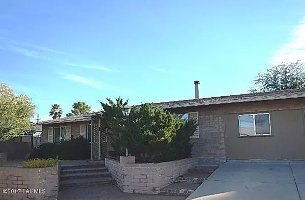 8640 E Pomegranate Street, Tucson, AZ 85730