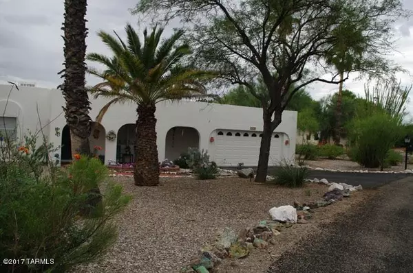 1530 N Paseo Del Cervato, Green Valley, AZ 85614