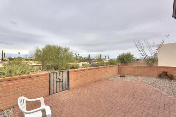 Green Valley, AZ 85622,1390 W Camino Lucientes