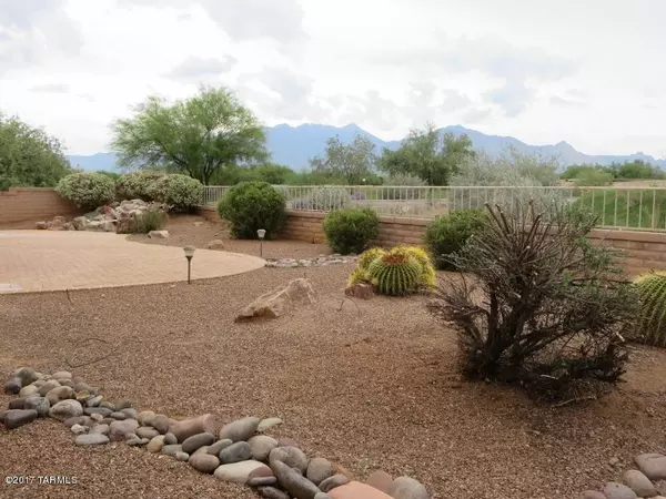 489 W Wedge Way, Green Valley, AZ 85614