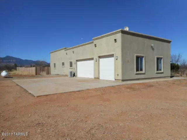 6220 S Natoma Trail, Hereford, AZ 85615