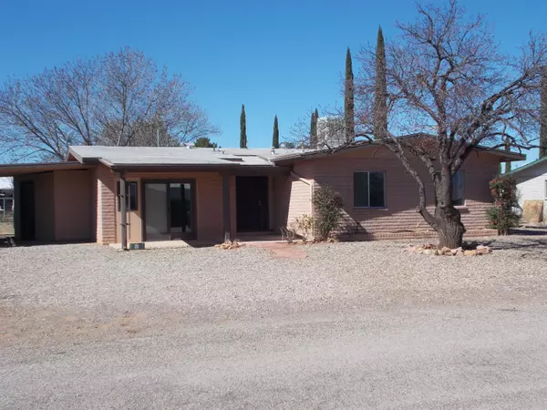 215 Klassen Court, Pearce, AZ 85625