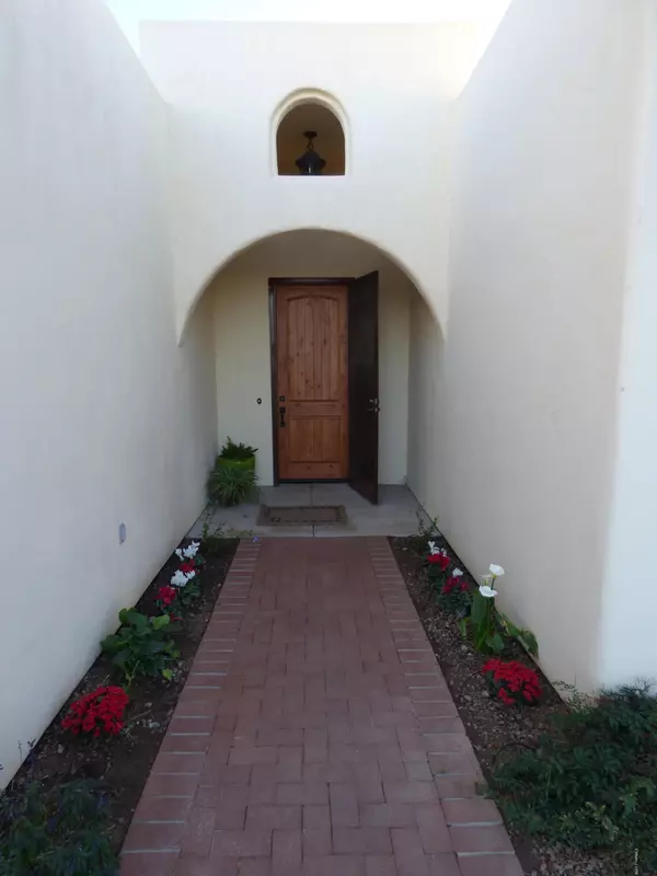 Corona De Tucson, AZ 85641,238 S Montgomery Avenue