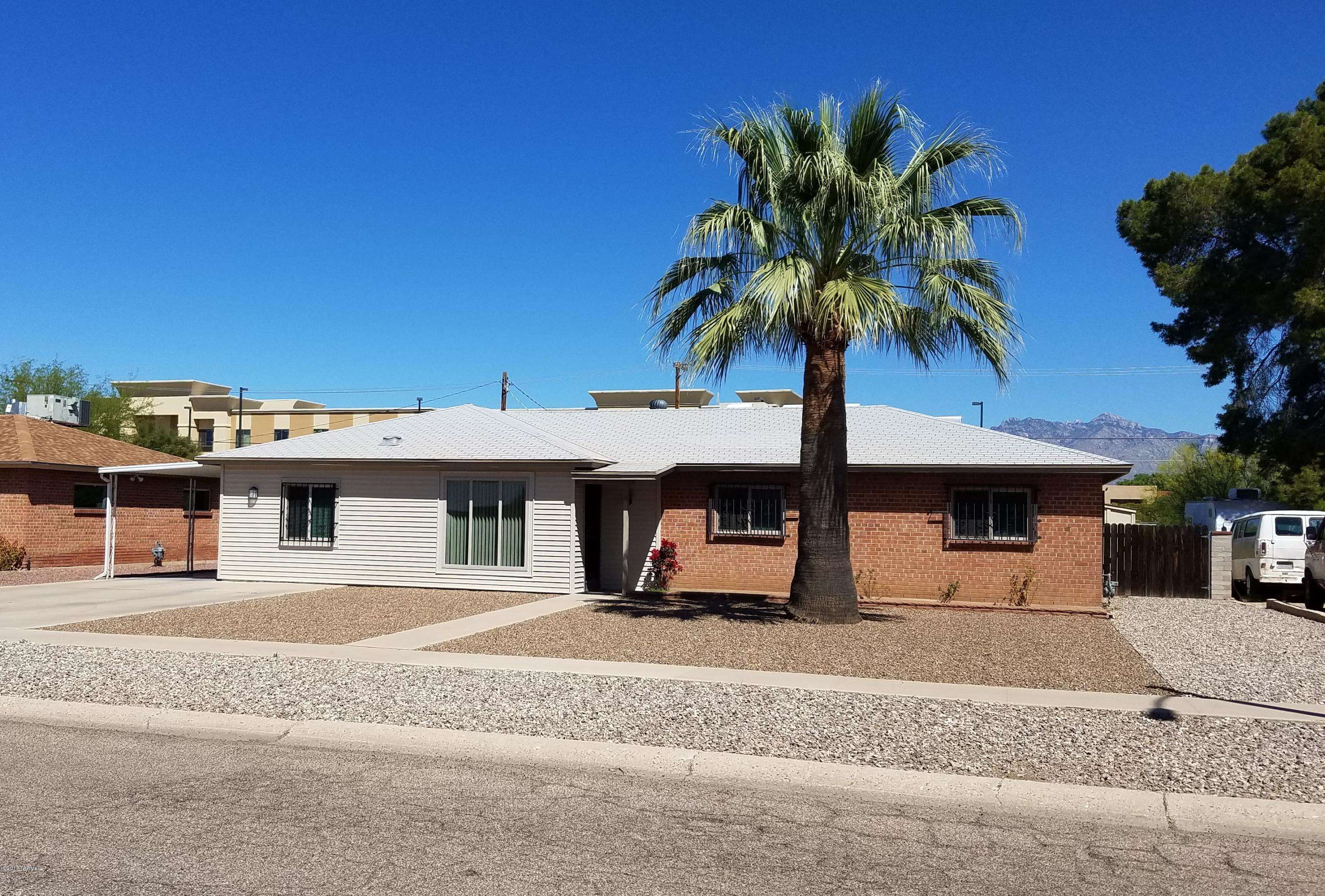 6341 E Scarlett Street, Tucson, AZ 85710