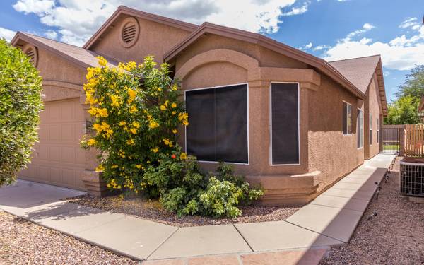 9042 E Muleshoe Street, Tucson, AZ 85747