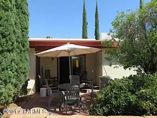 47 W Calle Del Lago, Green Valley, AZ 85614