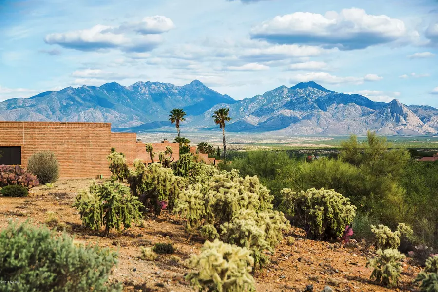 1445 W Camino Del Pato, Green Valley, AZ 85622