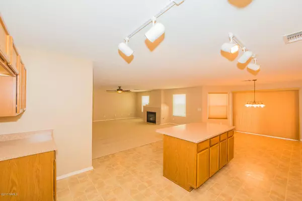 Vail, AZ 85641,10593 S Silverbluff Drive