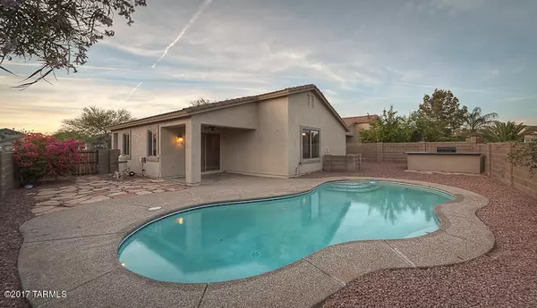 5561 W Dove Loft Drive, Marana, AZ 85658