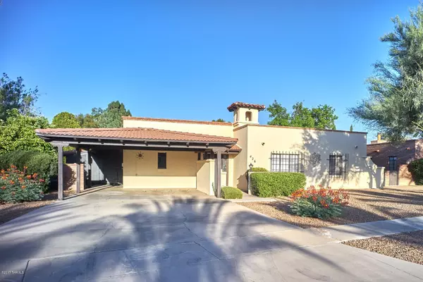 426 E Los Rincones, Green Valley, AZ 85614