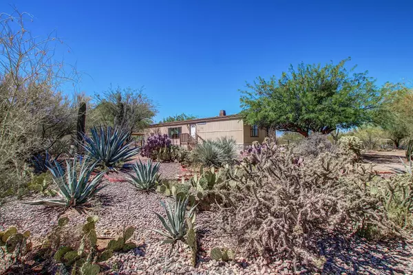 10125 W Busterville Lane, Tucson, AZ 85743