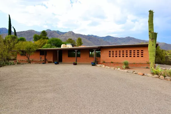 6040 N Camino De Santa Valera StreetN, Tucson, AZ 85718