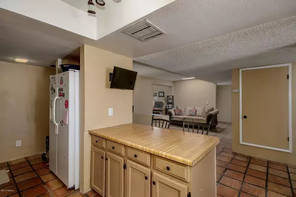 Tucson, AZ 85710,9069 E Berkshire Place