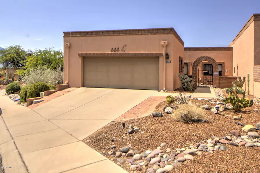1353 W Camino De La Oca, Green Valley, AZ 85622