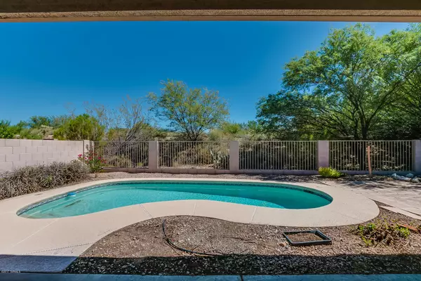 Oro Valley, AZ 85755,13737 N Carlynn Cliff Drive