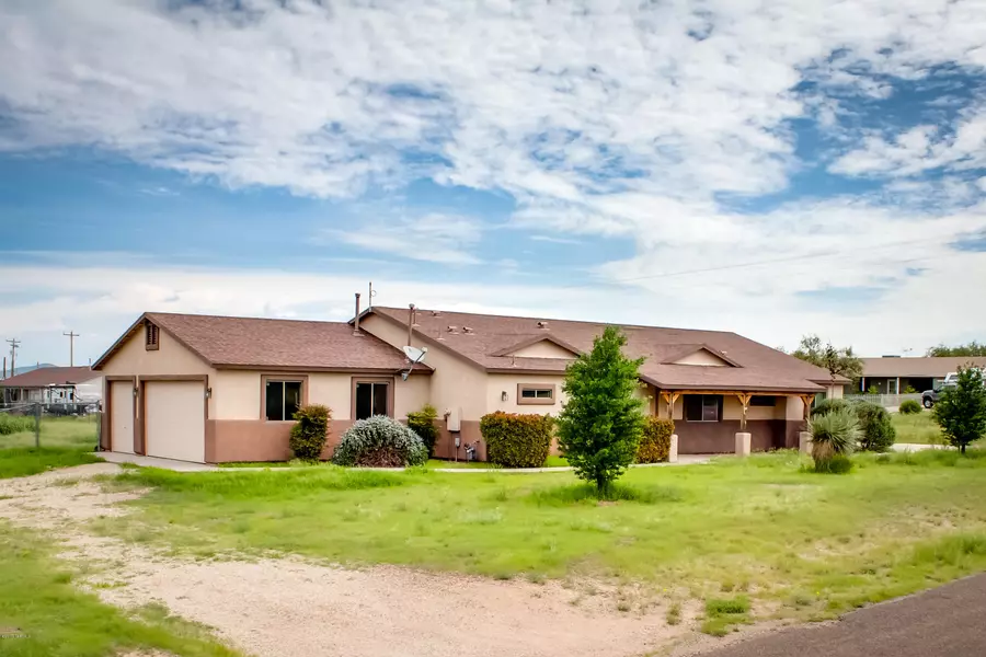 3204 W Covenant Lane, Benson, AZ 85602