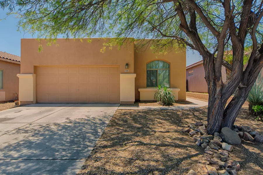 334 E Calle Nacrita, Green Valley, AZ 85614