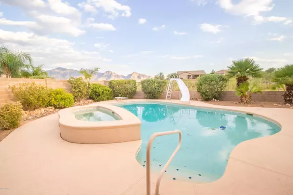 Oro Valley, AZ 85755,549 W Sunview Drive