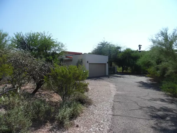 4610 N Camino Cardenal, Tucson, AZ 85718