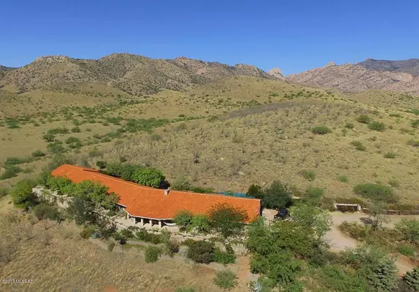 151 S Cochise Stronghold Road, Pearce, AZ 85625