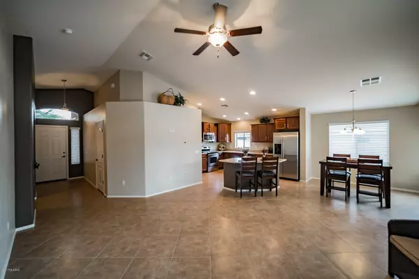 Green Valley, AZ 85614,921 W Via Alamos