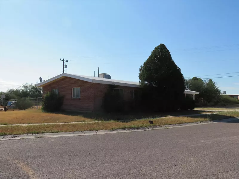 885 S Post Road, Benson, AZ 85602