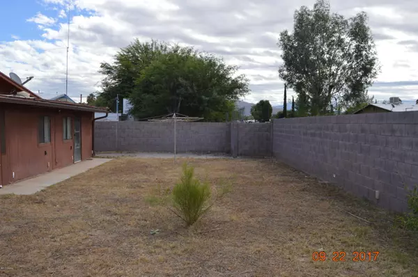 3460 S Magda Avenue, Tucson, AZ 85730