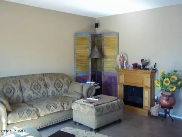 Tucson, AZ 85710,671 S Pantano Pw S