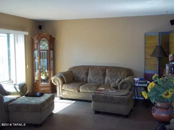 Tucson, AZ 85710,671 S Pantano Pw S