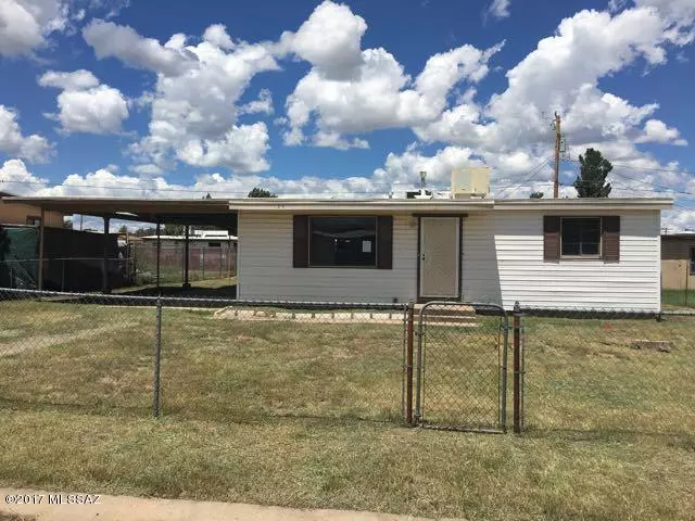 123 E Apache Street, Huachuca City, AZ 85616