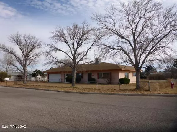 100 N Dale Road, Pearce, AZ 85625