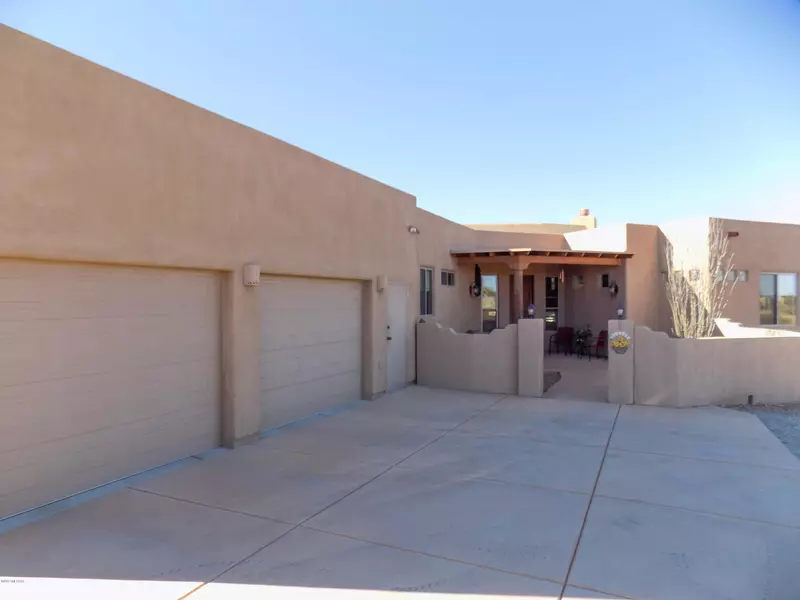 16600 S Cherokee Place, Benson, AZ 85602