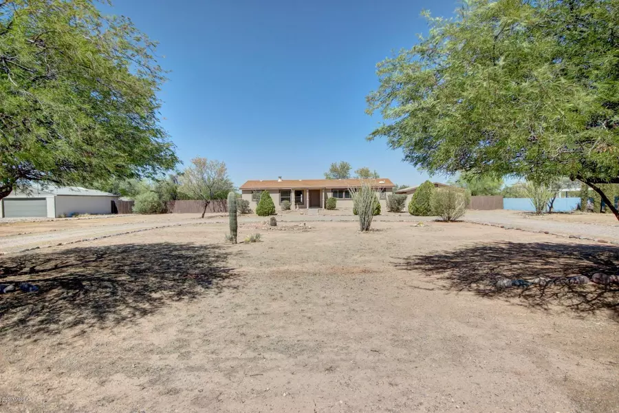16820 W Falcon Lane, Marana, AZ 85653