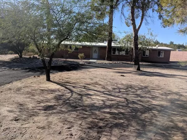 755 W Las Lomitas Road, Tucson, AZ 85704