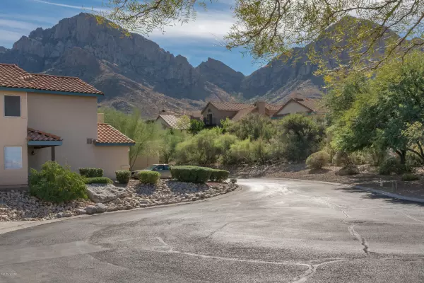 Oro Valley, AZ 85737,1701 E Deer Hollow Loop