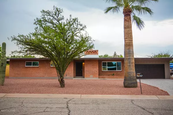 3555 N Christmas Place, Tucson, AZ 85716