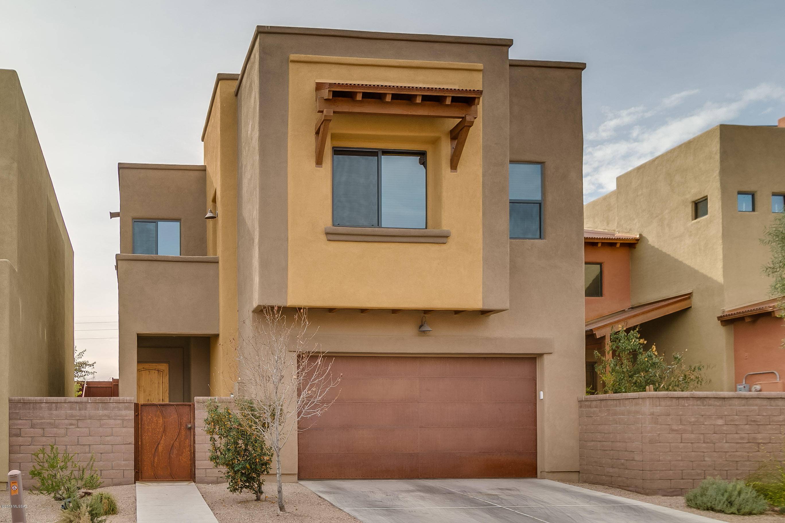 9532 E Ventaso Circle, Tucson, AZ 85715
