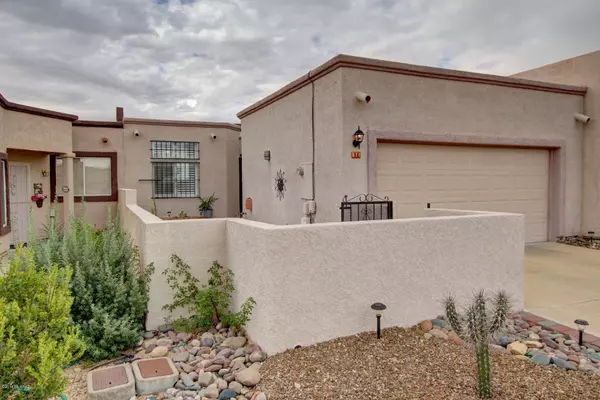 Green Valley, AZ 85614,671 W Via Rosaldo