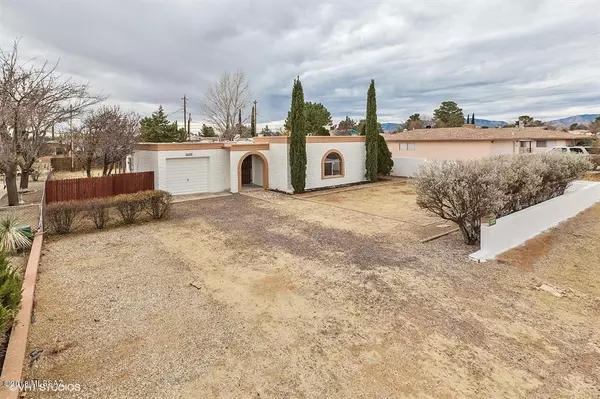 1202 E Geneva Street, Pearce, AZ 85625