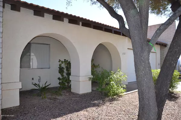 1252 N Via Ronda Oriente, Tucson, AZ 85715