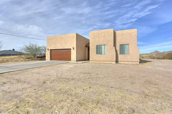 1006 Paseo Guebabi, Rio Rico, AZ 85648