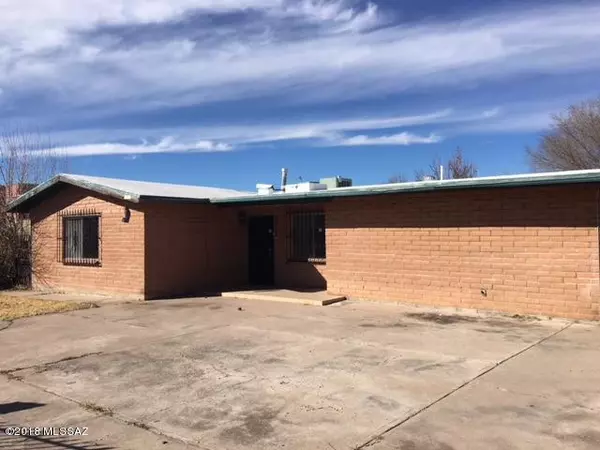 910 W Diaz Lane, Nogales, AZ 85621