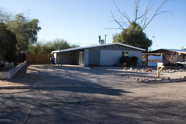 2112 S Rosemont Avenue, Tucson, AZ 85711