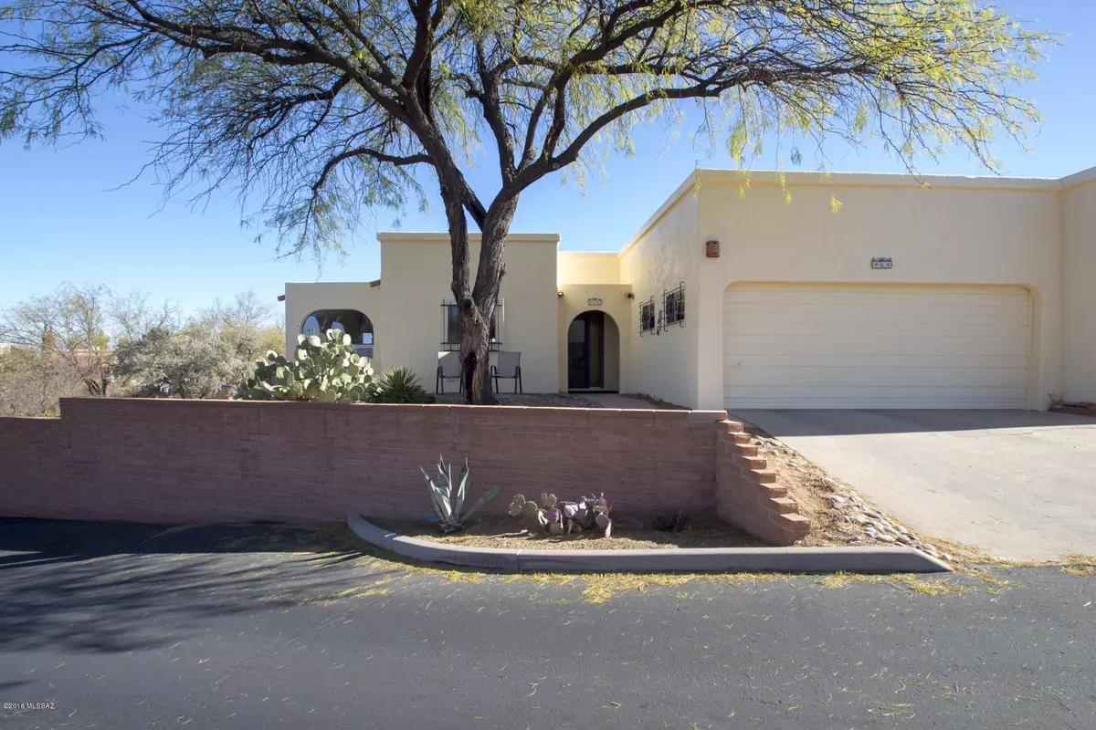 Green Valley, AZ 85614,965 W Camino Guarina