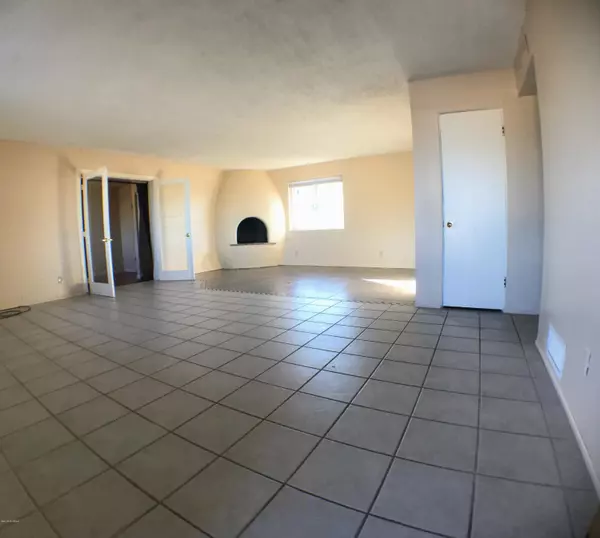 6872 E Mary Drive, Tucson, AZ 85730